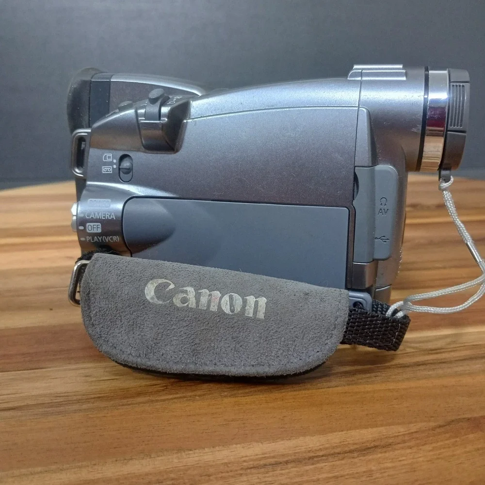 Canon ZR 85 Mini DV Camcorder MiniDV Cassette Video Camera UNTESTED PARTS REPAIR